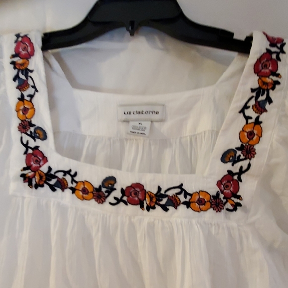 Very pretty Summer Top  XL. Liz Claiborne - Picture 3 of 4